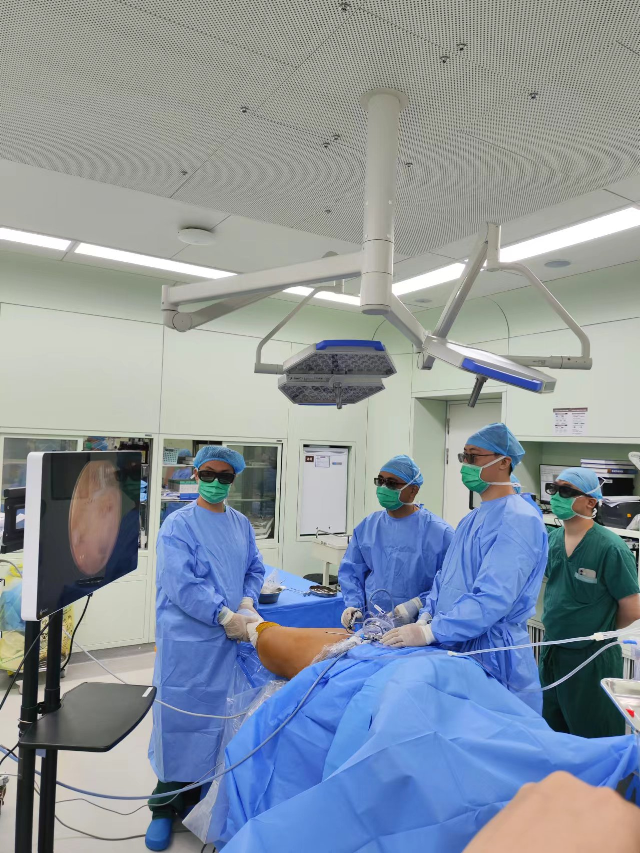 j9.com九游会医疗助力上海十院成功完成首例3D关节镜下臀肌挛缩松解术--同济医院 j9.com九游会医疗助力上海十院成功完成首例3D关节镜下臀肌挛缩松解术--同济医院